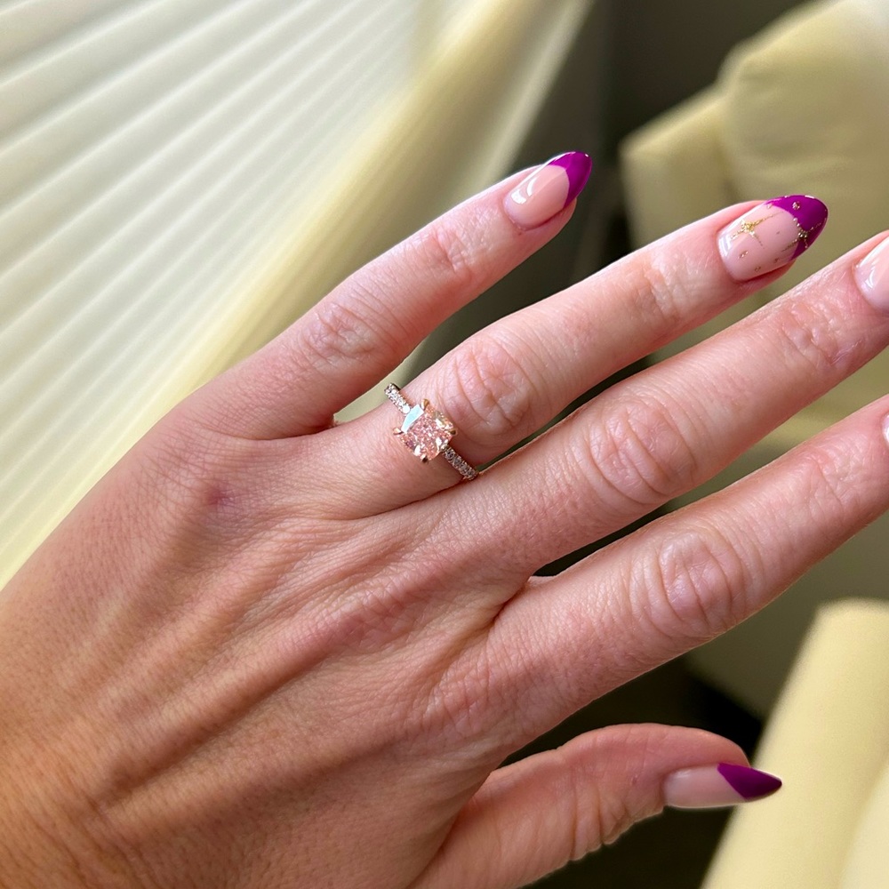 1.6 cushion cut light pink lab diamond ring. 14k size 4.75